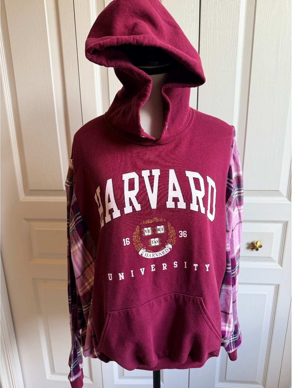 Harvard University Maroon Hoodie with Plaid Sleeves, Size Medium/large